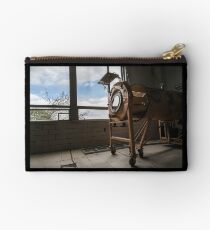 Requiem Studio Pouch