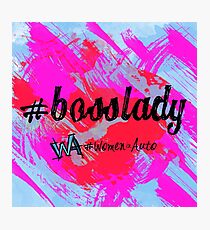 Frauen im Auto - Boss Lady (Full) Fotodruck