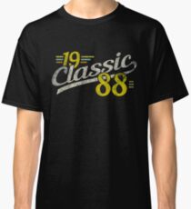 Classic Distressed 1988 Retro Vintage nineteen 88 Classic 29 th Birthday Born in 1988 29 Years B-Day Gift T-Shirt Sweater Hoodie Iphone Samsung Phone Case Coffee Mug Tablet Case Gift Classic T-Shirt