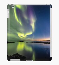 Vinilo o funda para iPad Luces del norte después del atardecer