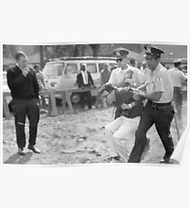 Fühlen Sie die Bern - Bernie Sanders Schwarz und Weiß Protest Print Poster