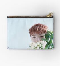 Siebzehn Woozi / Jihoon Teen, Alter Studio Clutch
