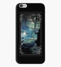 "A Silver Doe" - vintage framend iPhone Case