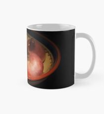 Red onions. Mug