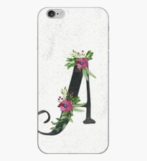 Buchstabe A mit Blumenkranz iPhone-Hülle & Cover