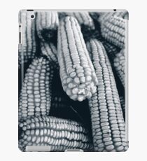 maize black and white iPad-Hülle & Skin