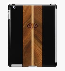 Rocky Point Hawaiian Faux Holz Surfbrett - Schwarz iPad-Hülle & Klebefolie