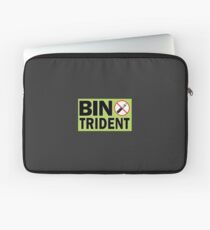 THREE PRONGS Laptop Sleeve