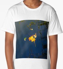 Autumn maple leaf on the blue lake water, calm colorful postcard Long T-Shirt