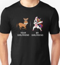 Ihre Freundin meine Freundin Lustiges süßes eintauchendes Einhorn-T-Shirt Slim Fit T-Shirt