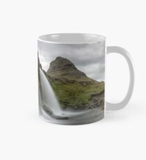 Der berühmte Berg Kirkjufell und Kirkjufellsfoss Tasse