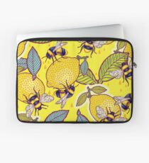Gelber Zitronen- und Bienengarten. Laptoptasche