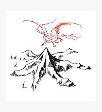Roter Drache über einer einzelnen einsamen Spitze - Fan Art Fotodruck