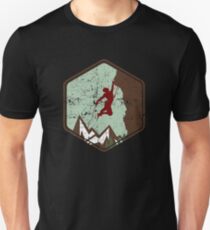 Vintage Rock Climbing Badge Logo Unisex T-Shirt