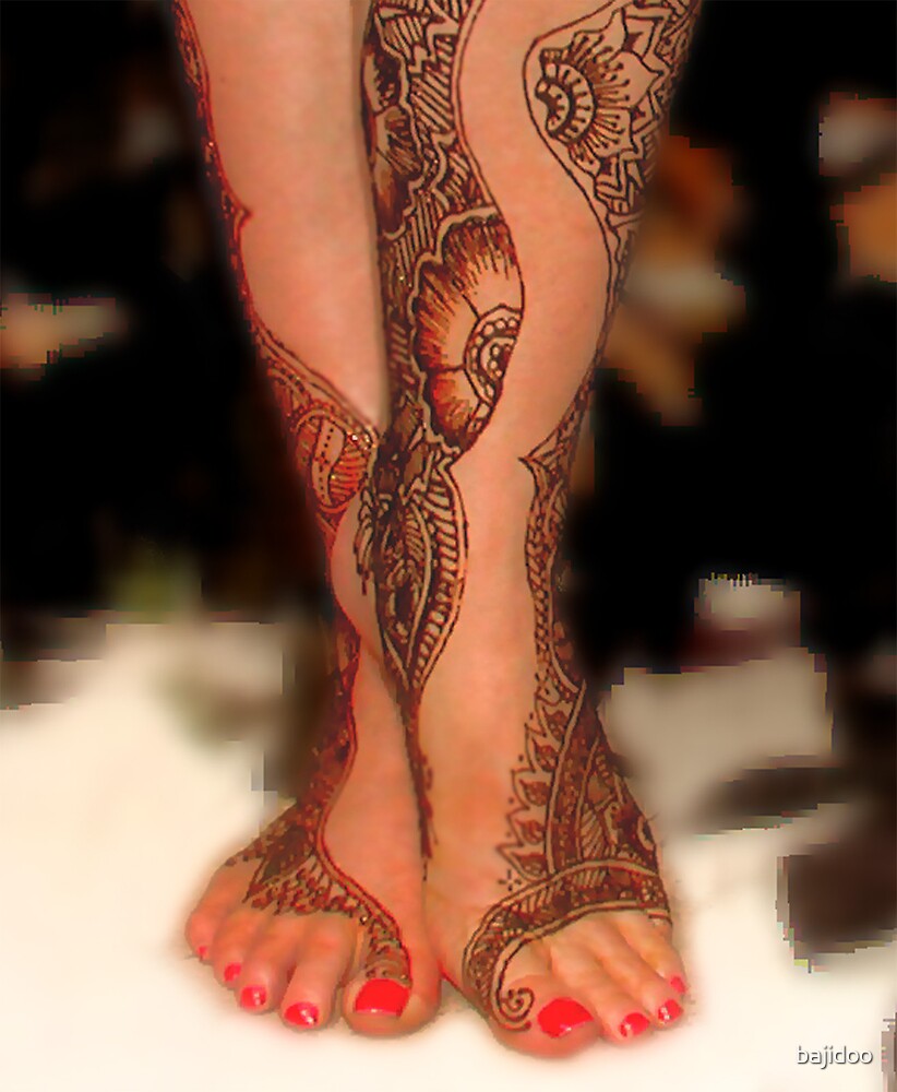 50 Henna Tattoo On The Leg Of A Indian Bride Stock Photos Pictures   RoyaltyFree Images  iStock