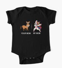 Ihre Mom My Mom Lustige süße Tupfen Einhorn T-Shirt Baby Body Kurzarm