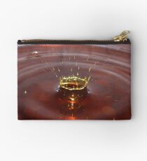 Das Spritzen - Wassertropfen-Fotografie-rotes goldenes Wasser-Spritzen Täschchen