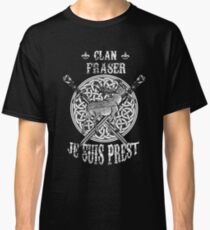 Outlander Clan Fraser Shirt Scottish Distressed Motto Emblem Scotland Classic T-Shirt