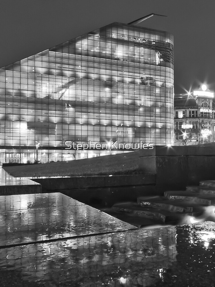 Rainy night in Manchester by stephenknowles