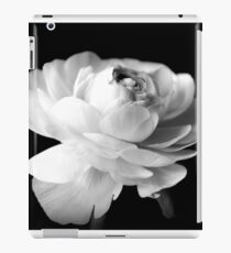 Dunkel botanisch iPad-Hülle & Skin