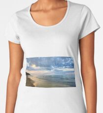 Port Douglas sunset Women's Premium T-Shirt