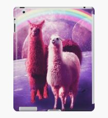 Verrücktes lustiges Regenbogen-Lama im Raum iPad-Hülle & Klebefolie