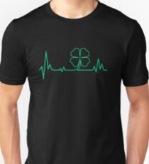 Camiseta ajustada Camiseta irlandesa Impresionante regalo en el día de San Patricio Camiseta Heartbeat