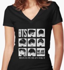 BTS WIR SIND BULLETPROOF Chibi Tailliertes T-Shirt mit V-Ausschnitt