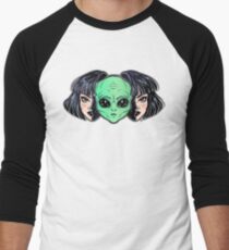 Camiseta ¾ estilo béisbol Retrato vibrante colorido de un extranjero de la cara del espacio exterior en disfraz como muchacha humana.