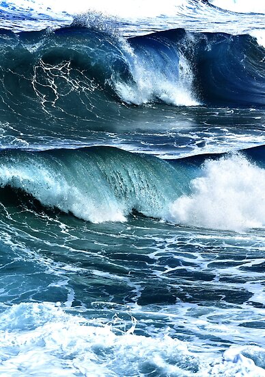 deep blue ocean waves