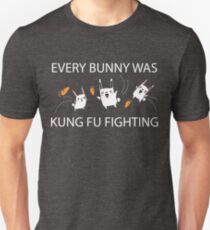 Jedes Häschen war Kung Fu, das (jeder) lustiges sarkastisches grafisches T-Shirt kämpft Slim Fit T-Shirt