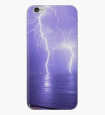 Blitz auf dem Wasser iPhone-Hülle & Cover