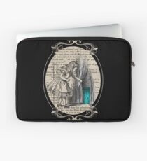 Follow The White Rabbit - Vintage Book Laptop Sleeve