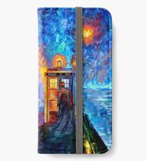 Mysteriöser Mann am schönen Regenbogen-Platz iPhone Flip-Case/Hülle/Klebefolie