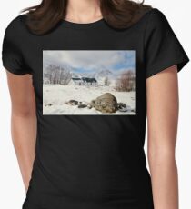 scottish highlands Women's Fitted T-Shirt