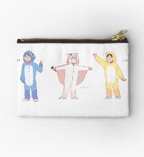 BTS 4. MUSTER: RAP LINE ONESIEN Studio Clutch