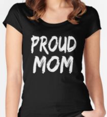 Camiseta entallada de cuello ancho Proud Mom