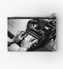 1947 Crysler Studio Pouch