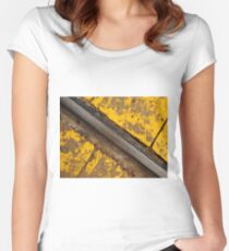 Beaconsfield Rail Women's Fitted Scoop T-Shirt
