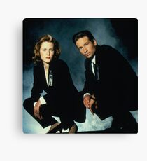 X-Files -Mulder and Scully Canvas Print