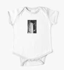 der Fall des Hauses von Escher Baby Body Kurzarm