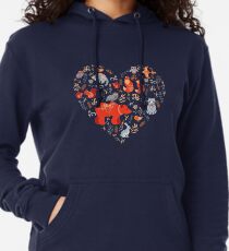 Märchenwald. Fox, Bär, Waschbär, Eulen, Hasen, Blumen und Kräuter auf blauem Grund. Leichter Hoodie