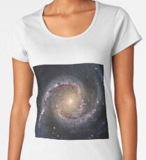 Grand Swirls: NGC 1566 Beautiful Galaxy Women's Premium T-Shirt