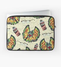 Life Finds a Way Laptop Sleeve