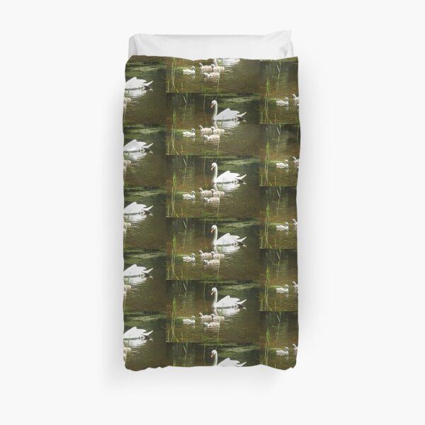 Mother swan and her little ones Duvet Cover