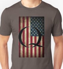 Q QANON AMERICA USA - WO WIR EINEM GEHEN Slim Fit T-Shirt