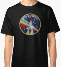 Camiseta clásica Vestimenta angustiada de la Fuerza Espacial