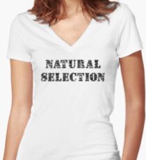 Natural Selection Tailliertes T-Shirt mit V-Ausschnitt