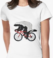 Honig-Dachs auf einem Fahrrad Tailliertes T-Shirt