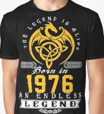 Camiseta gráfica The Legend Is Alive - Nacido en 1976